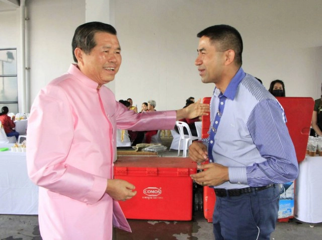 "บิ๊กโจ๊ก" โผล่เปิดตัววันเกิดพ่อตา