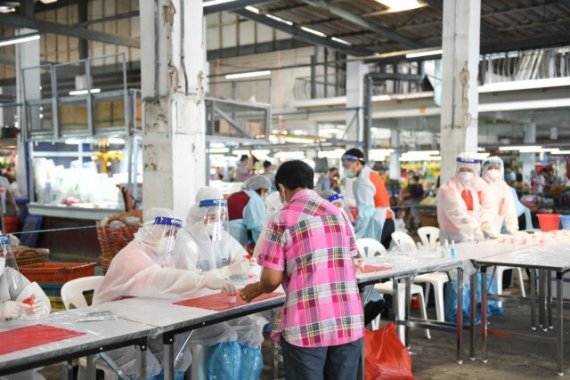 กทม.เผยผลตรวจเชิงรุกตลาดบางแค พบติดเชื้อ 96 ราย