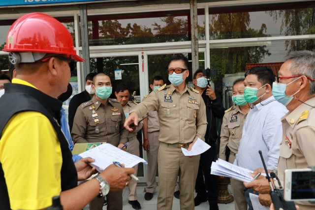 ผู้ว่าโคราช จี้ แก้ปัญหาย้ายสายไฟลงดิน ทำถนนพัง