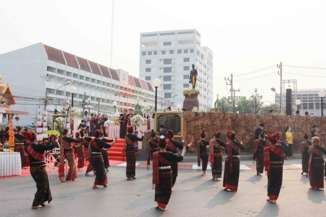 ขอความสิริมงคลบวงสรวงอนุสาวรีย์พระยาชัยสุนทรเจ้าเมืองคนแรก