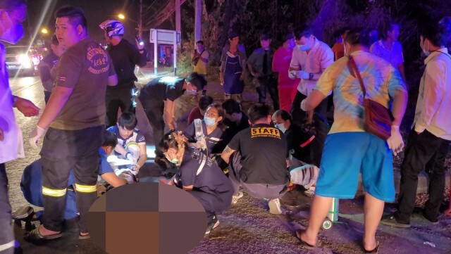 ซิ่งเก๋งชนต้นจามจุรี100ปีเจ็บ2