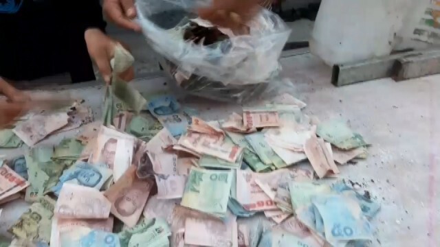 ขุดพบเงินสดนับแสนฝังดินนานกว่า 5 ปี