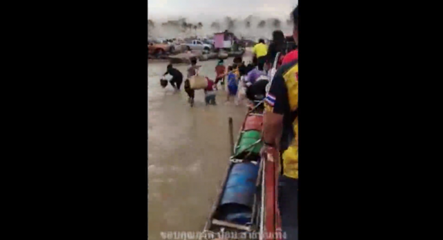 พายุถล่มพัทยาน้อย นักท่องเที่ยวหนีตายอลหม่าน