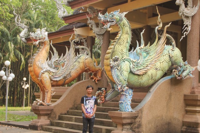 หาดูยาก อุโบสถปูนปั้นศิลปะร่วมสมัย ที่เดียวในอีสาน