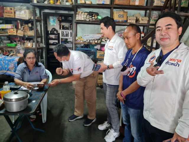 ลุยเคาะประตูบ้านหาเสียงโค้งสุดท้าย