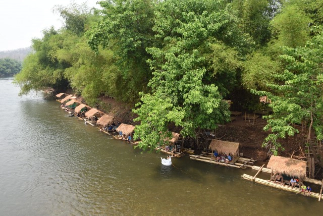 ขู่"หละหลวม"สั่งปิดแพท่องเที่ยวริมแม่น้ำน่าน