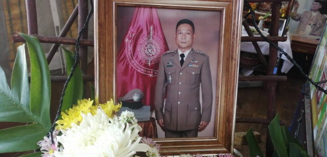 ญาติเศร้ารับศพรอง สวป.ยิงเมียบนโรงพักก่อนยิงตัวตาย
