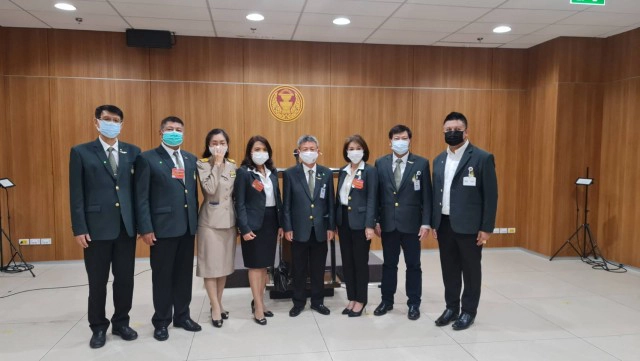 นักศึกษา ปปร.24 ยื่นร้อง กมธ.กฎหมาย เร่งช่วยชาวบึงนคร ไม่มีไฟฟ้า-น้ำประปาใช้มากว่า 30 ปี