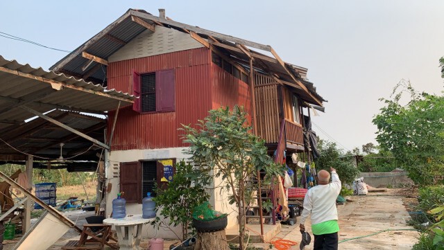 พายุถล่มคอมพิวเตอร์ 30 เครื่องพังยับ