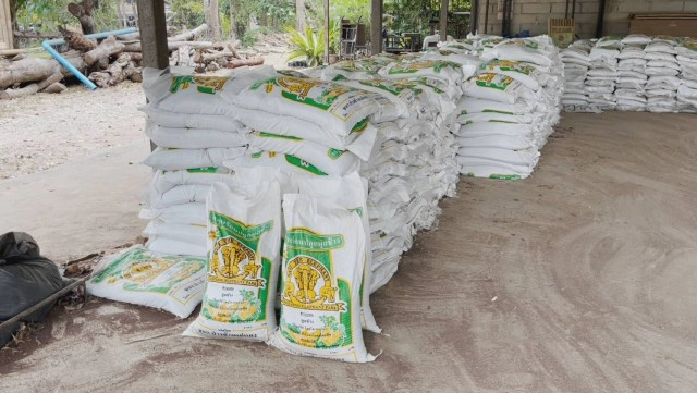 ขาย"ปุ๋ยขี้ช้าง"หารายได้ซื้ออาหาร