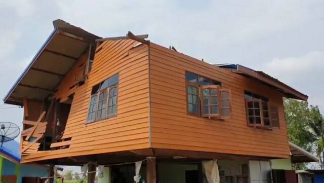ผญบ.เตือนชาวบ้านเฝ้าระวังพายุฤดูร้อนพัดถล่ม