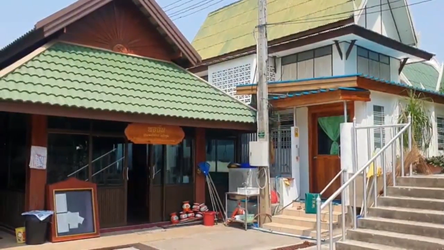 เจ้าอาวาสกอดหอมแม่ครัวจริง พระผู้ใหญ่ตะเพิดพ้นวัดแล้ว