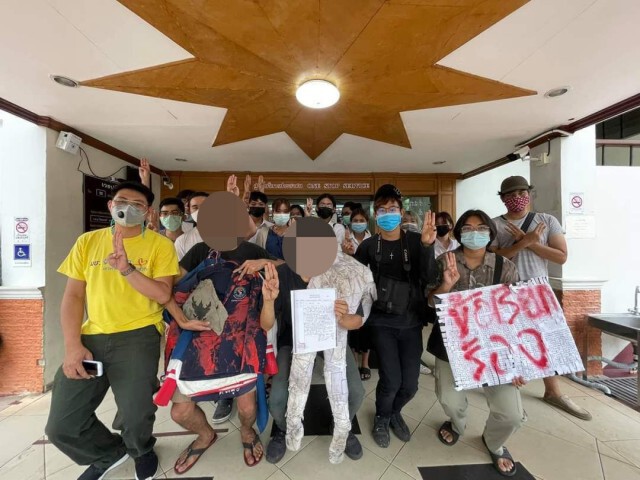 ตร.อยากให้ คณบดีวิจิตรศิลป์-ลูกศิษย์ คุยกันก่อน