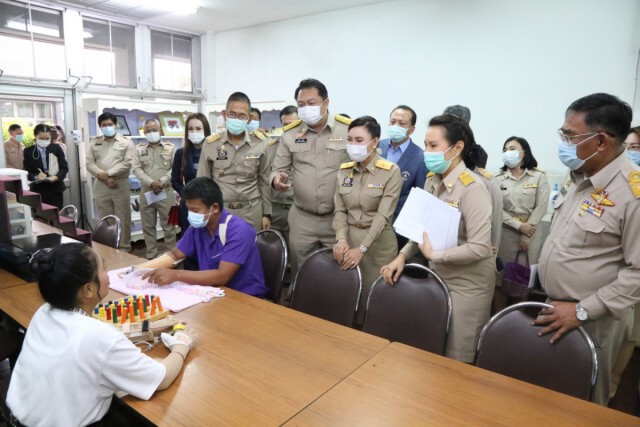 "สุชาติ"นำทีมรุดเยี่ยมศูนย์ฟื้นฟูคนงาน ภาค 1