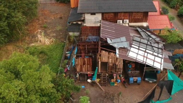 ชาวอำเภอดอกคำใต้สะอื้นบ้านเรือนเสียหาย