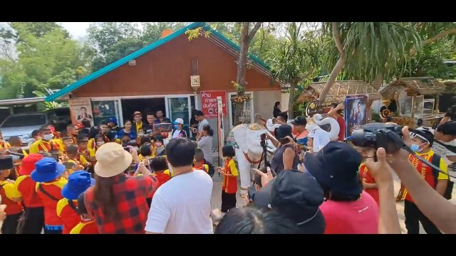 โซเชียลตั้งคำถามครูพาเด็กทัศนศึกษาบ้านลุงพลได้อะไร?