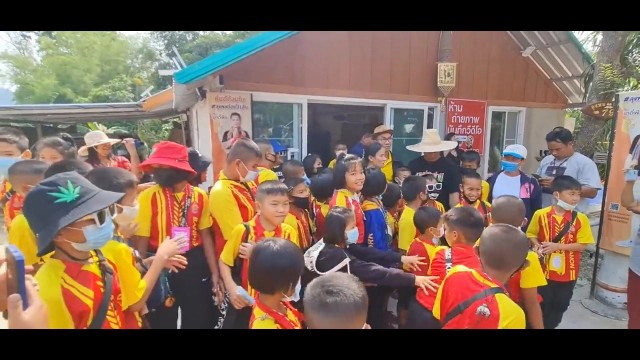 โซเชียลตั้งคำถามครูพาเด็กทัศนศึกษาบ้านลุงพลได้อะไร?