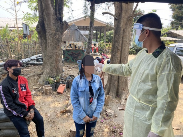"ผาเมือง"สกัดชาวเมียนมาลักลอบข้าม