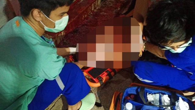 ยกมือไหว้ไม่จบ!-รุมฟันหนุ่มรุ่นน้องดับ