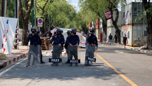 เขตดุสิต เร่งรื้อเต็นท์เก็บของในพื้นที่หมู่บ้านทะลุฟ้า