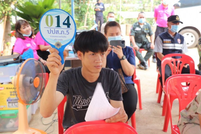 ป.ป.ส.นำไก่ชน 111 ตัวขายทอดตลาด
