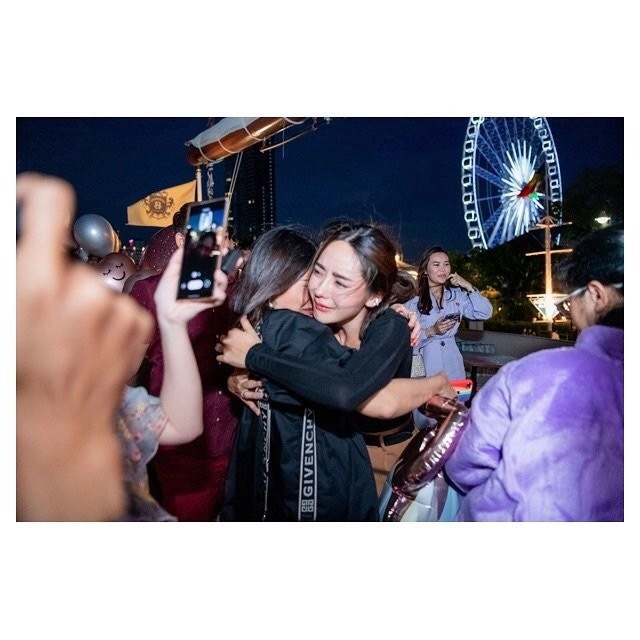 "ปุยฝ้าย เอเอฟ" ซึ้งน้ำตาไหล!! โดนแฟนหนุ่มเซอร์ไพรส์คุกเข่าขอแต่งงาน