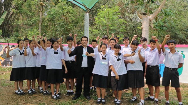 สุดเท่!จัดกิจกรรม "วางโทรศัพท์จับพู่กัน"