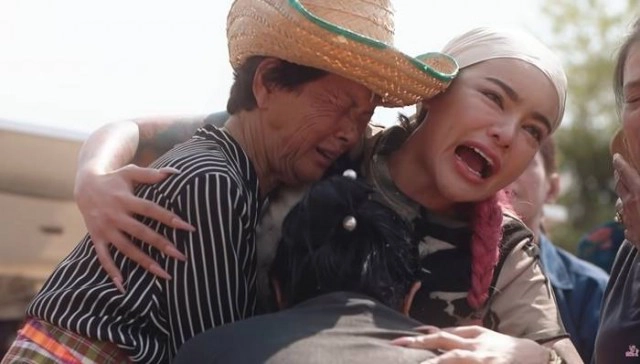 "พิมรี่พาย" ทำชาวบ้านปลื้มน้ำตาไหล ลงทุนไม่ถึง 2 แสน ขุดเจาะบาดาลหาแหล่งน้ำให้