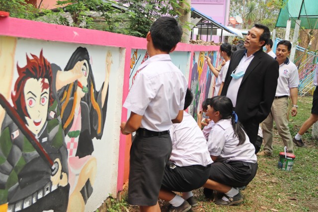 สุดเท่!จัดกิจกรรม "วางโทรศัพท์จับพู่กัน"