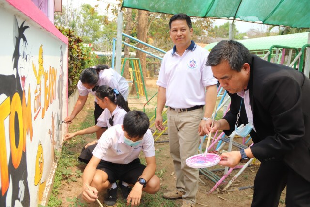 สุดเท่!จัดกิจกรรม "วางโทรศัพท์จับพู่กัน"