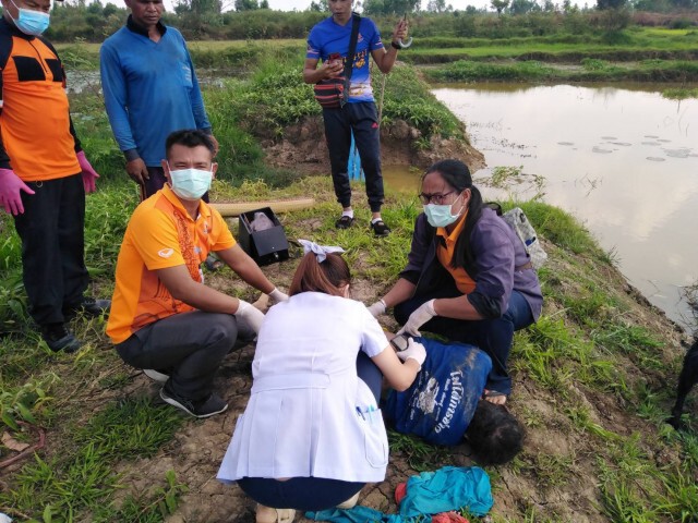 อากาศร้อนทะลุ 36 องศา ลงสระหาปลาช็อกจมน้ำดับ