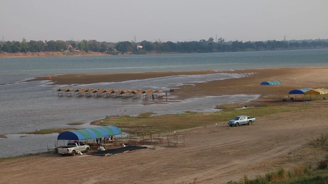 เตรียมเปิดหาดมโนภิรมย์รับนักท่องเที่ยวเล่นน้ำคลายร้อน