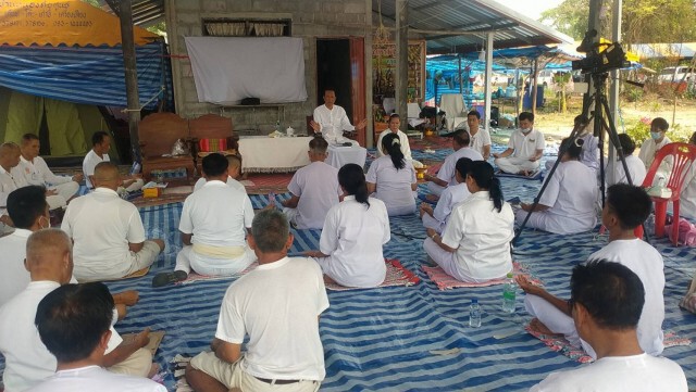 กลุ่มผู้ปฏิบัติธรรมชาวศรีวิไล โวตั้งพรรคการเมืองปลดหนี้รากหญ้า