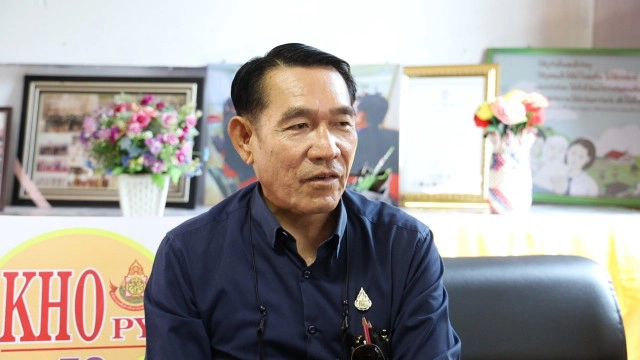 ชื่นชมทั้งโชเชียล ครูมอบประกาศเกียรติคุณนักเรียนจับปูนาเก่ง