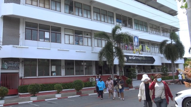 ส่งตัว "เบสท์-บอม" บ้านออมเบสท์ เข้าเรือนจำศาลไม่ให้ประกัน