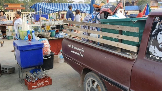 ร้อนจัดขวดน้ำอัดลมระเบิดเศษแก้วกระจาย