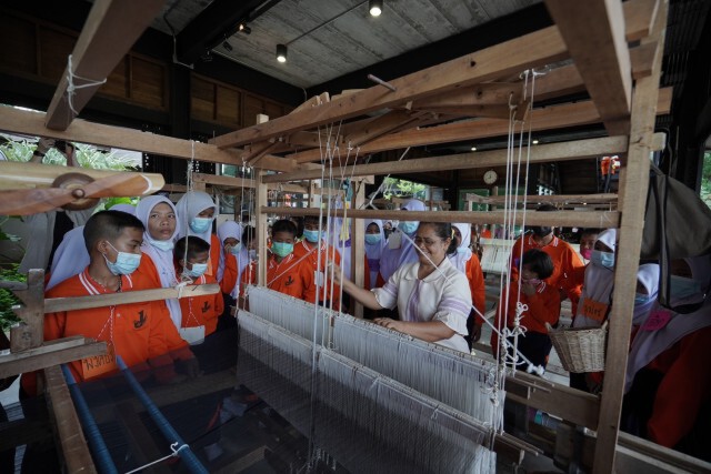 SACICT ยกระดับภูมิปัญญาหัตถศิลป์ถิ่นภาคใต้ จากใจย่ายาย...สู่เครือข่ายคนรุ่นใหม่