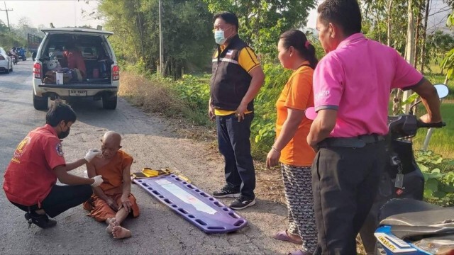 พระร่วงของแท้ หลวงพ่อเมาหนักหงายหลังตกรถสามล้อ
