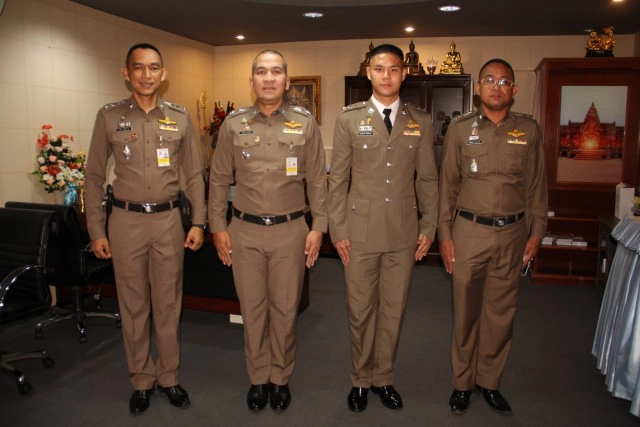 "ต้น นฤบดินทร์" แข้งบุรีรัมย์ ประดับยศ ร้อยตำรวจเอก