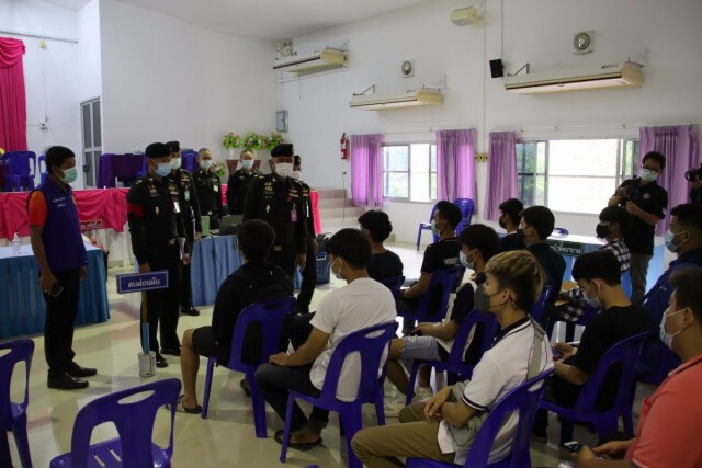 วอนกองทัพเปิดโอกาสสาวประเภทเป็นทหาร