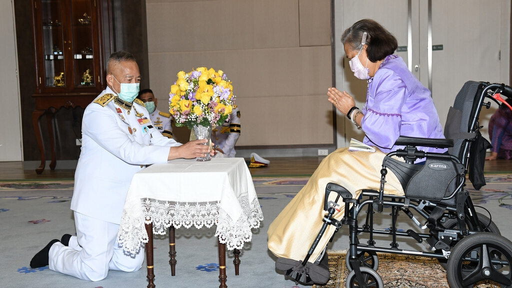 โปรดเกล้าฯ เชิญดอกไม้พระราชทานทูลเกล้าฯ ถวาย ‘กรมสมเด็จพระเทพฯ’ เนื่องในโอกาสวันคล้ายวันพระราชสมภพ โปรดเกล้าฯ เชิญดอกไม้พระราชทานทูลเกล้าฯ ถวาย ‘กรมสมเด็จพระเทพฯ’ เนื่องในโอกาสวันคล้ายวันพระราชสมภพ