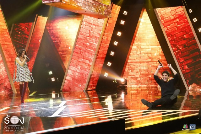 "ว่าน ธนกฤต" สุดฟิน!! ร้องข้ามกำแพงคู่ "พอลล่า" ยกให้เป็นขวัญใจวัยรุ่นชายไทยยุค90