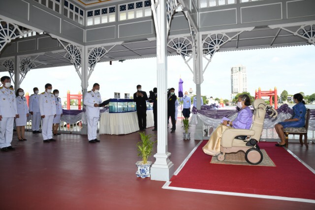 โปรดเกล้าฯ เชิญดอกไม้พระราชทานทูลเกล้าฯ ถวาย ‘กรมสมเด็จพระเทพฯ’ เนื่องในโอกาสวันคล้ายวันพระราชสมภพ