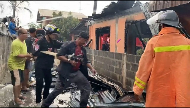 แค้นคู่ปรับดอดเผาบ้านก่อนไปยืนรอฟังผลงาน