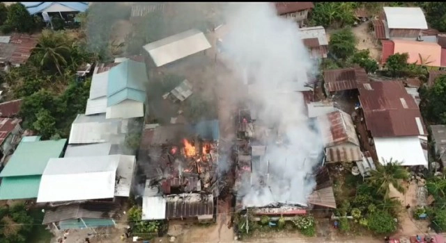 แค้นคู่ปรับดอดเผาบ้านก่อนไปยืนรอฟังผลงาน