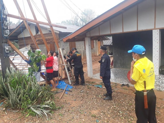 นำจิตอาสาช่วยผู้ประสบวาตภัย "น่าน"