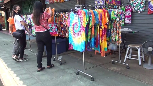 สงกรานต์ไม่เล่นน้ำแต่ใส่เสื้อลายดอกได้