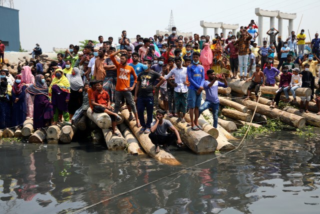 งมเจอแล้ว 26 ศพ สูญหายอีก 2-3 ราย เหตุเรือชนเรือในบังกลาเทศ