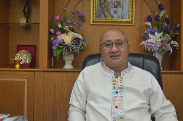 ชวนเที่ยวเทศกาลแห่ต้นดอกไม้สืบสานประเพณีสงกรานต์