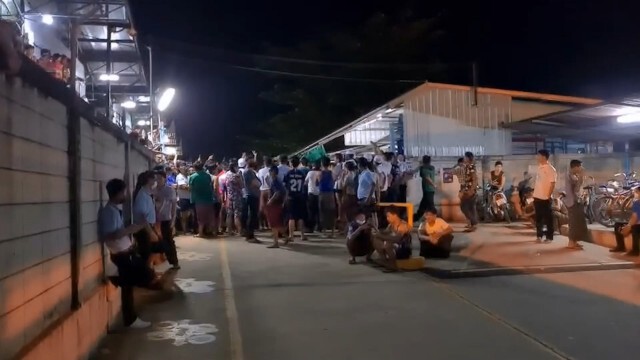 หวิดจลาจลเมียนมาร์นับพันรวมตัวประท้วง